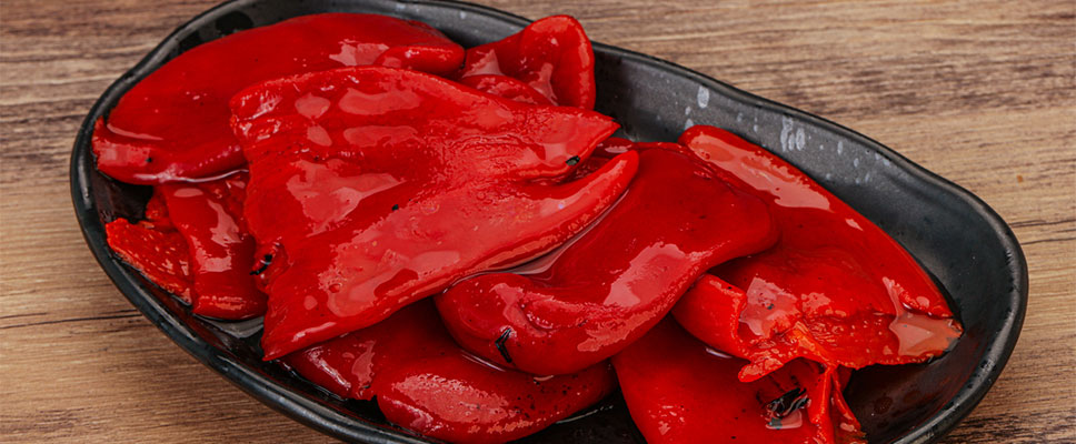 Pimientos del piquillo rellenos de mar